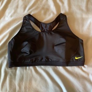 NIKE racer back w dry mesh sports bra. Size XL.